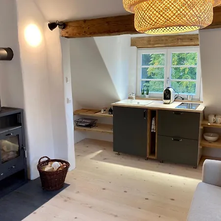 Kleines Stadthaus ايسني ام الغو